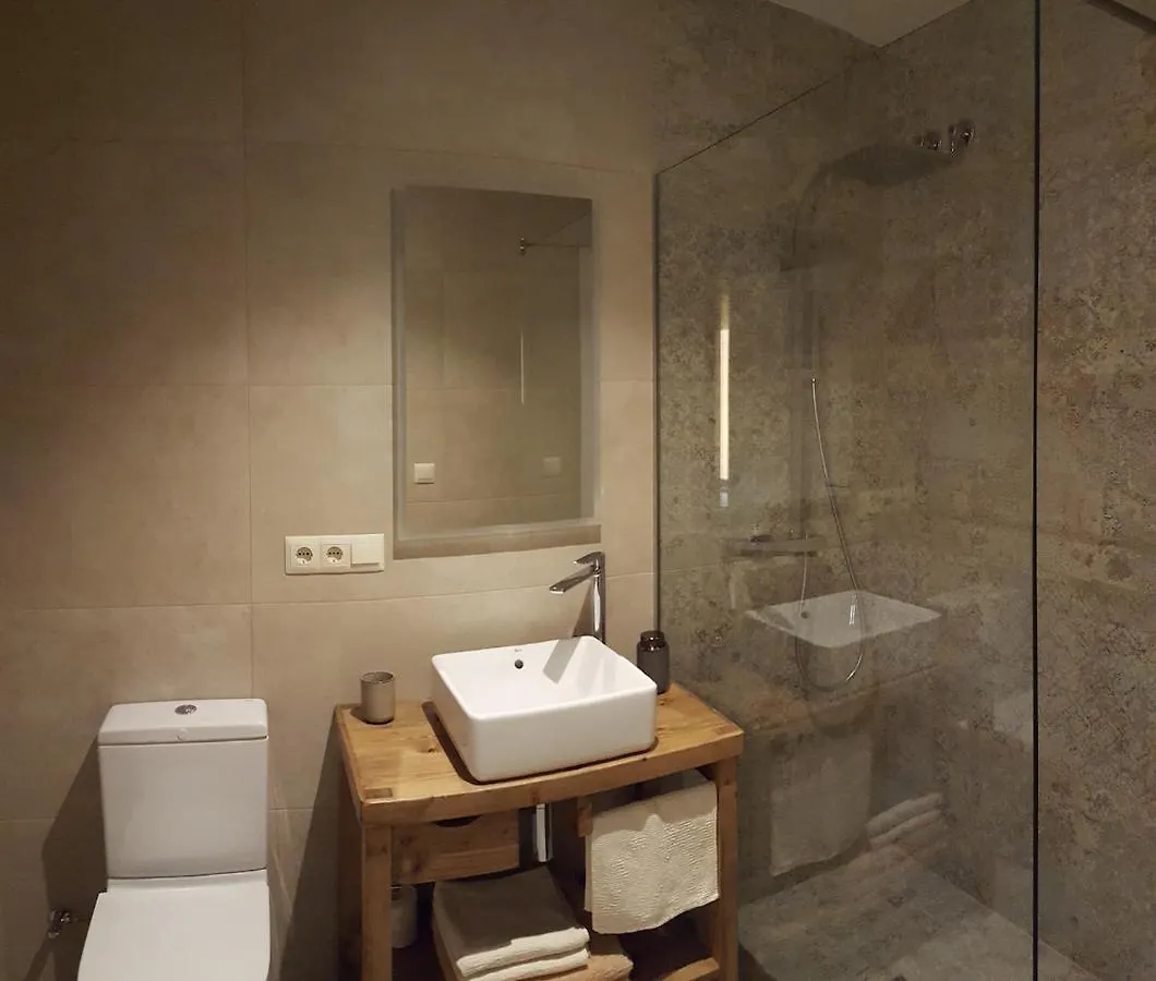 La Casa Dels Lledoners Bed & Breakfast Masarach